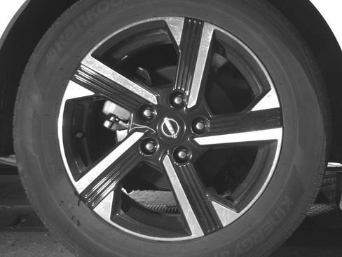 Used 2025 Nissan Sentra SV FWD image 15