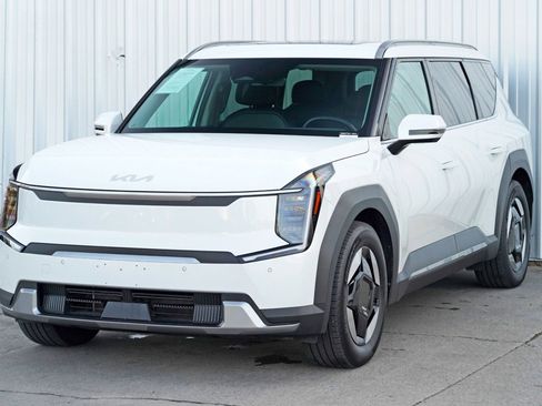 Used 2024 Kia EV9 Wind image 52