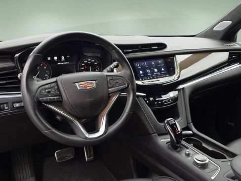 Certified 2024 Cadillac XT6 Sport w/ LPO, ONYX Package image 31