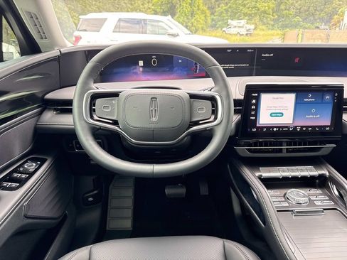 New 2026 Lincoln Nautilus Premier AWD/4WD image 17