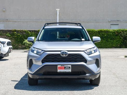 Used 2025 Toyota RAV4 LE AWD/4WD image 2