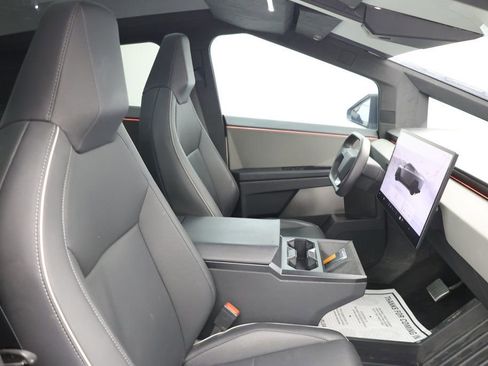 Used 2024 Tesla Cybertruck AWD Crew Cab image 27