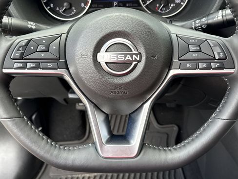 Used 2025 Nissan Sentra SV w/ All-Weather Package FWD image 10