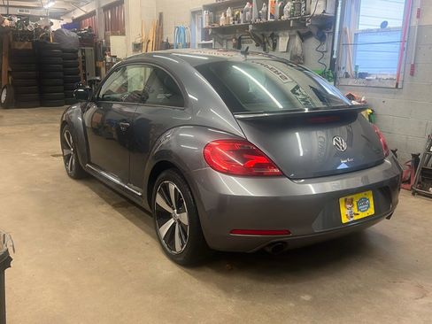 Used 2012 Volkswagen Beetle Turbo image 4