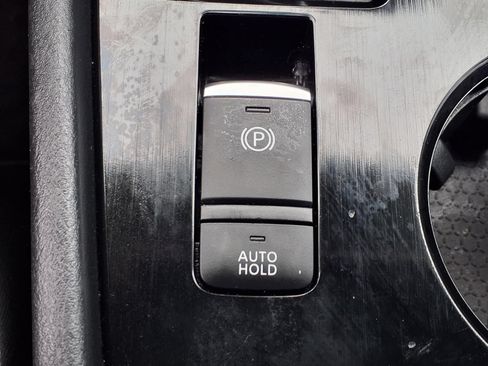 Used 2023 Nissan Rogue S FWD image 7