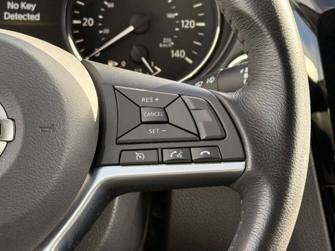 Certified 2017 Nissan Rogue SV image 23