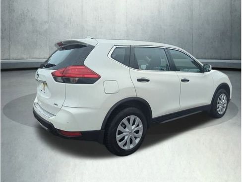 Used 2017 Nissan Rogue S image 8