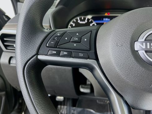 Used 2023 Nissan Altima 2.5 SV FWD image 14