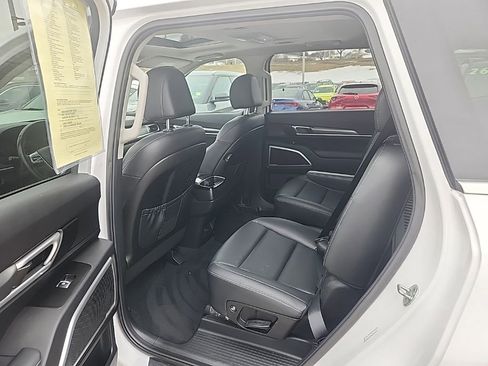 Used 2022 Kia Telluride S image 10