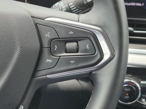 Used 2025 Chevrolet Trax LT w/ LT Convenience Package FWD image 15