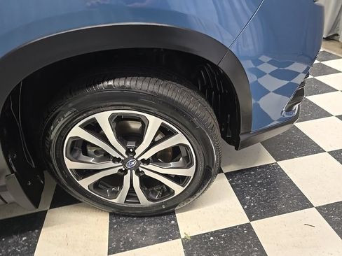 Used 2023 Subaru Forester Limited AWD/4WD image 5