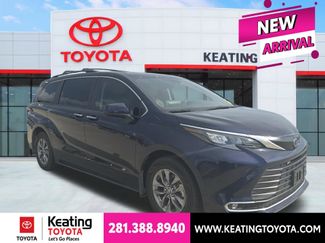 Used 2024 Toyota Sienna XLE FWD video 1