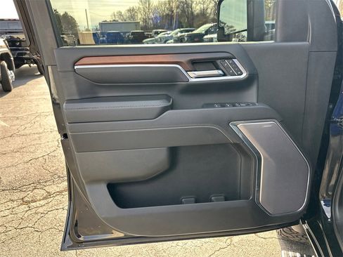 Used 2024 GMC Sierra 2500 Denali w/ Denali Reserve Package image 11