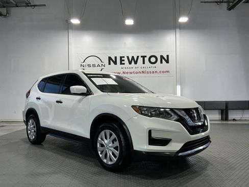 Used 2020 Nissan Rogue S image 37