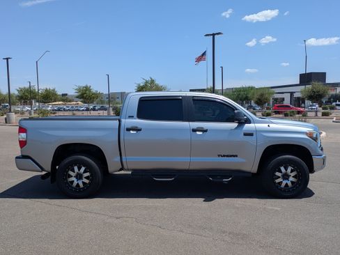 Used 2019 Toyota Tundra SR5 w/ SR5 Convenience Package RWD image 6