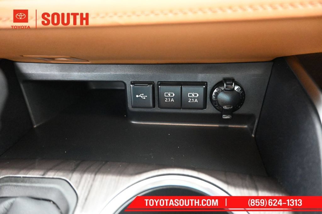 Used 2020 Toyota Highlander Platinum AWD/4WD image 18