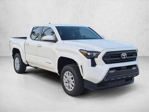 Used 2025 Toyota Tacoma SR5 AWD/4WD image 3
