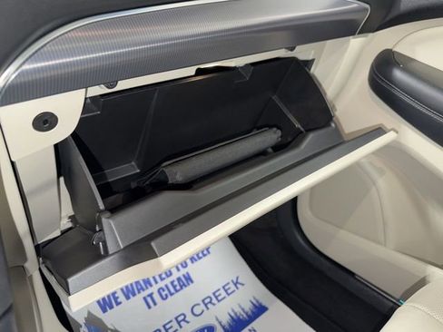 Used 2019 Ford Edge Titanium w/ Equipment Group 301A AWD/4WD image 30
