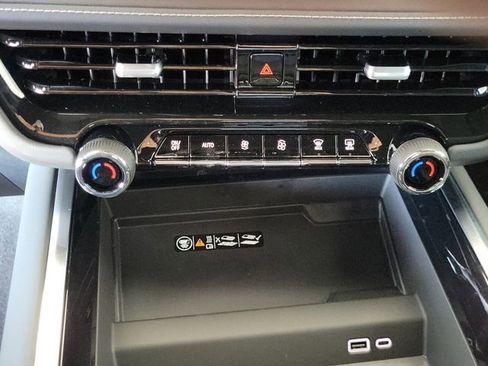 New 2026 Chevrolet Suburban Premier image 16