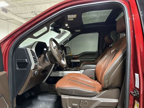 Used 2019 Ford F150 King Ranch w/ Equipment Group 601A Luxury AWD/4WD image 21