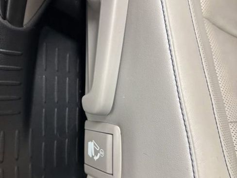 Used 2019 Toyota Highlander Limited Platinum image 13