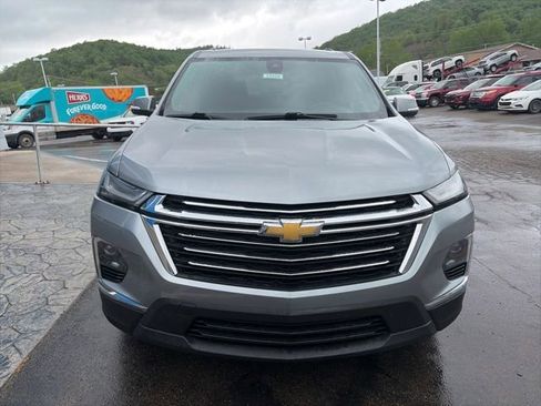 Used 2023 Chevrolet Traverse LT AWD/4WD image 2