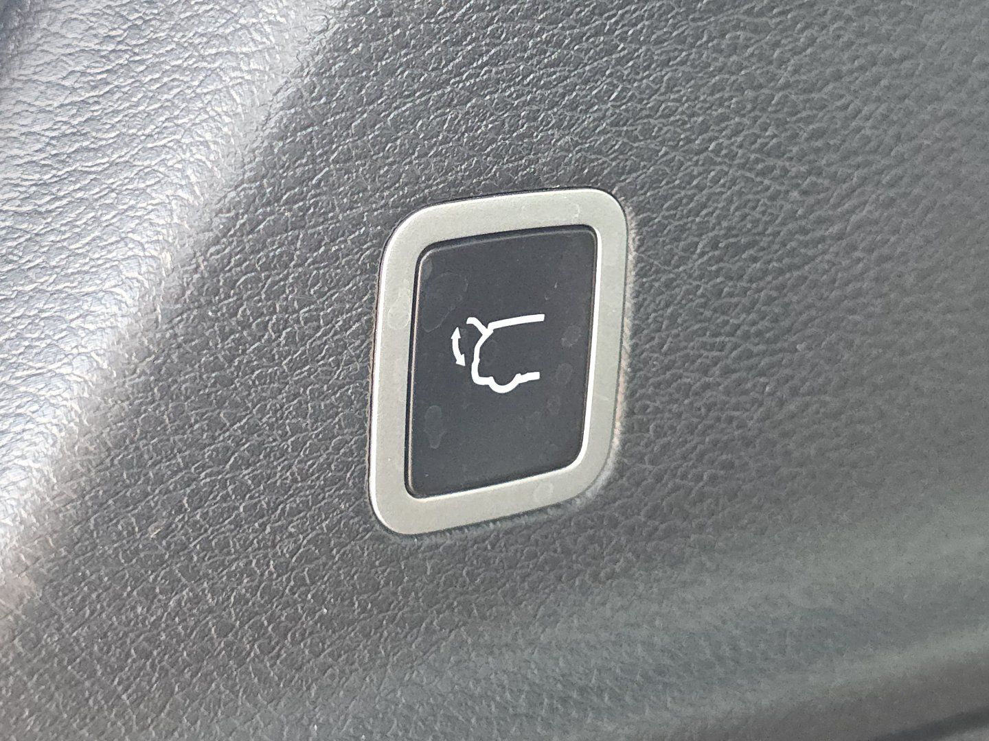 Used 2024 Chrysler Pacifica Limited FWD image 17
