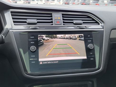 Certified 2024 Volkswagen Tiguan SE R-Line image 27