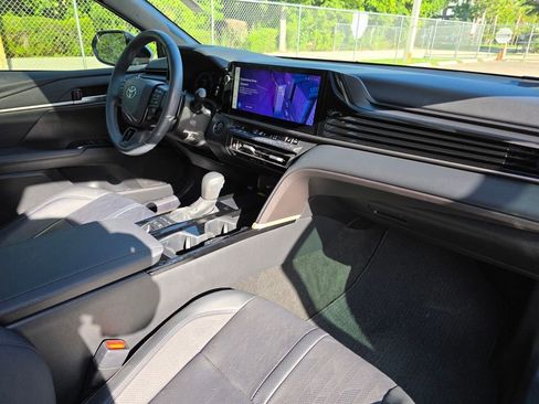 Used 2025 Toyota Camry XSE FWD image 13