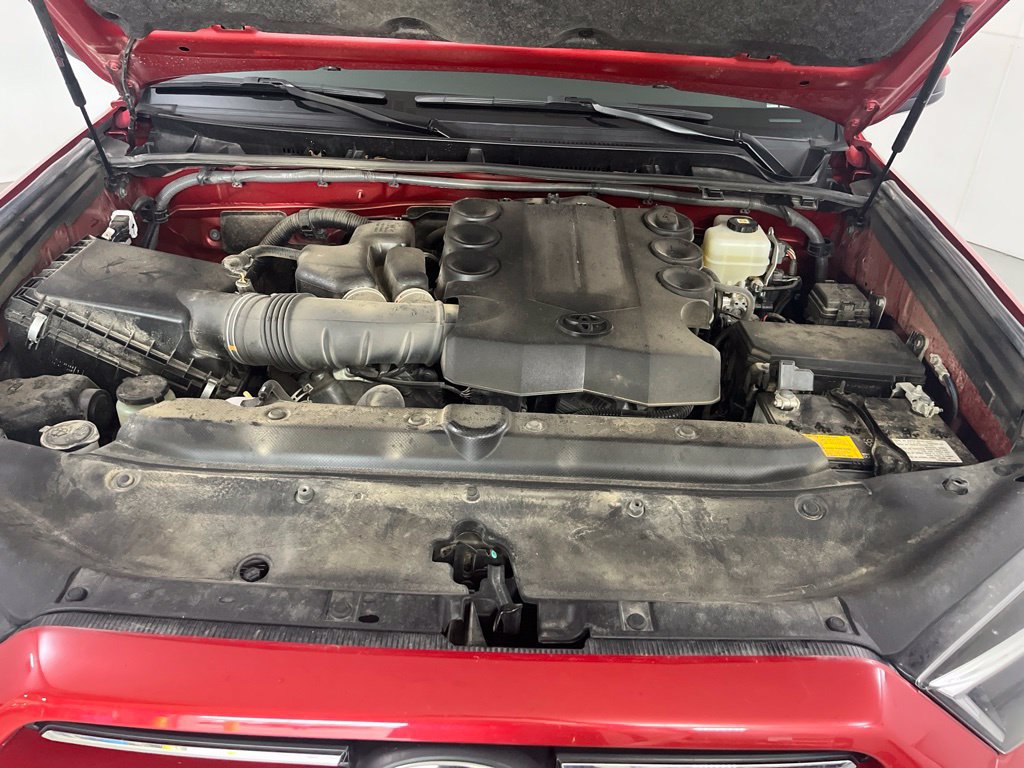 Used 2022 Toyota 4Runner SR5 AWD/4WD image 9