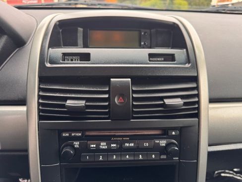 Used 2004 Mitsubishi Galant ES image 20