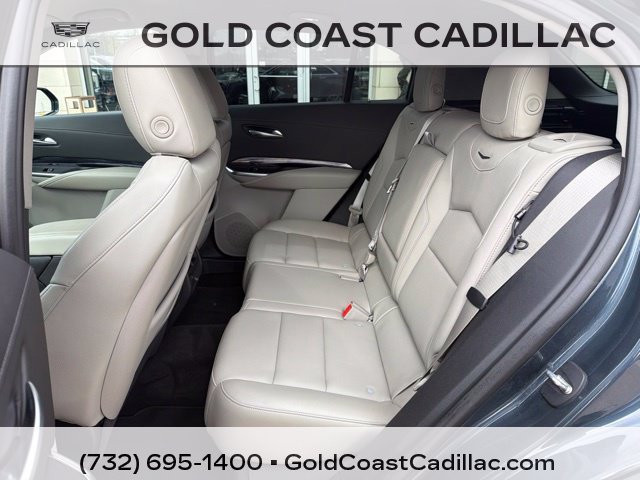 Used 2020 Cadillac XT4 Luxury w/ Cold Weather Package FWD image 12