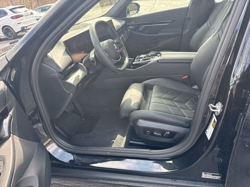 Used 2024 BMW 530i image 11