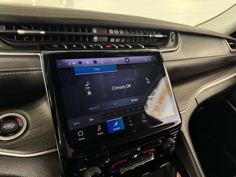 Used 2021 Jeep Grand Cherokee L Limited image 25