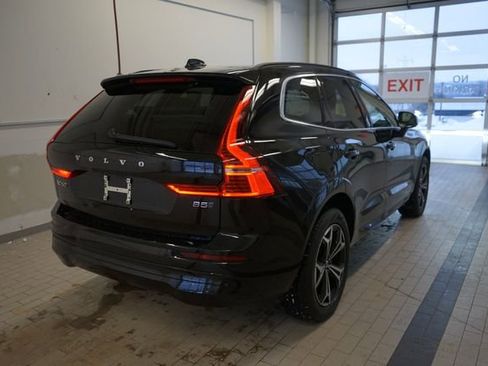 Used 2022 Volvo XC60 B5 Momentum w/ Climate Package image 13