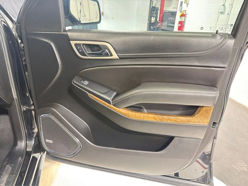 Used 2019 GMC Yukon XL Denali w/ Denali Ultimate Package image 28