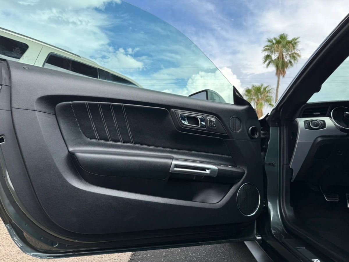 Used 2016 Ford Mustang GT Premium w/ Equipment Group 401A RWD image 34