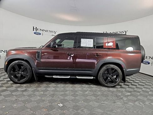 Used 2023 Land Rover Defender 130 SE image 6