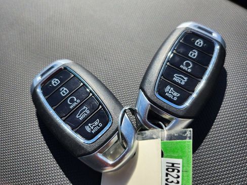 Used 2022 Hyundai Elantra Limited image 36