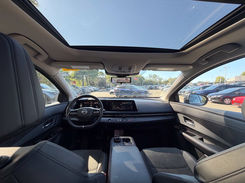 Used 2023 Nissan Ariya AWD image 6