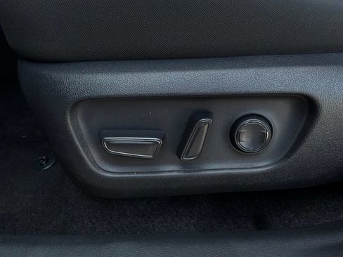 Used 2026 Toyota RAV4 SE AWD/4WD image 11