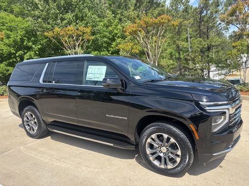 New 2026 Chevrolet Suburban LT w/ Comfort Package RWD image 4