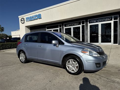 Used 2011 Nissan Versa 1.8 S w/ Plus Pkg image 7