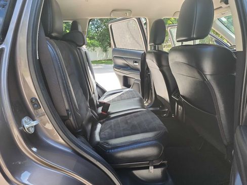 Used 2019 Mitsubishi Outlander SE FWD image 30