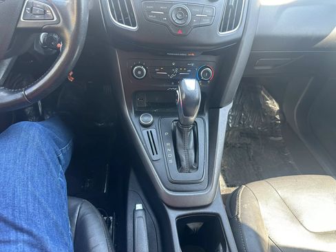 Used 2016 Ford Focus SE w/ Equipment Group 201A FWD image 31