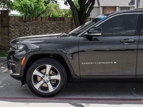 Used 2022 Jeep Grand Cherokee L Limited RWD image 22