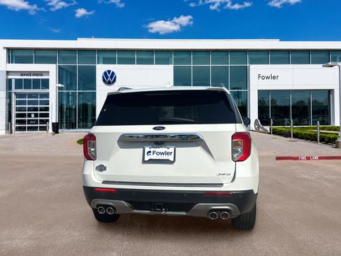 Used 2024 Ford Explorer King Ranch w/ Technology Package AWD/4WD image 6