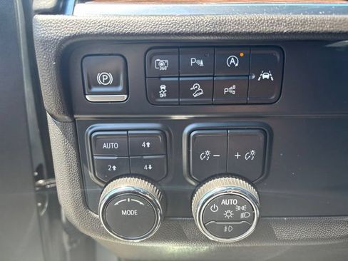 Used 2025 Chevrolet Tahoe Z71 AWD/4WD image 15