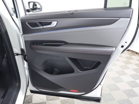 Used 2025 Volkswagen Atlas Peak Edition SE image 52