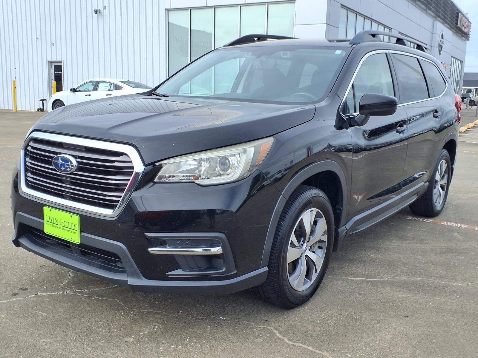 Used 2019 Subaru Ascent Premium w/ Popular Package #2 AWD/4WD image 3